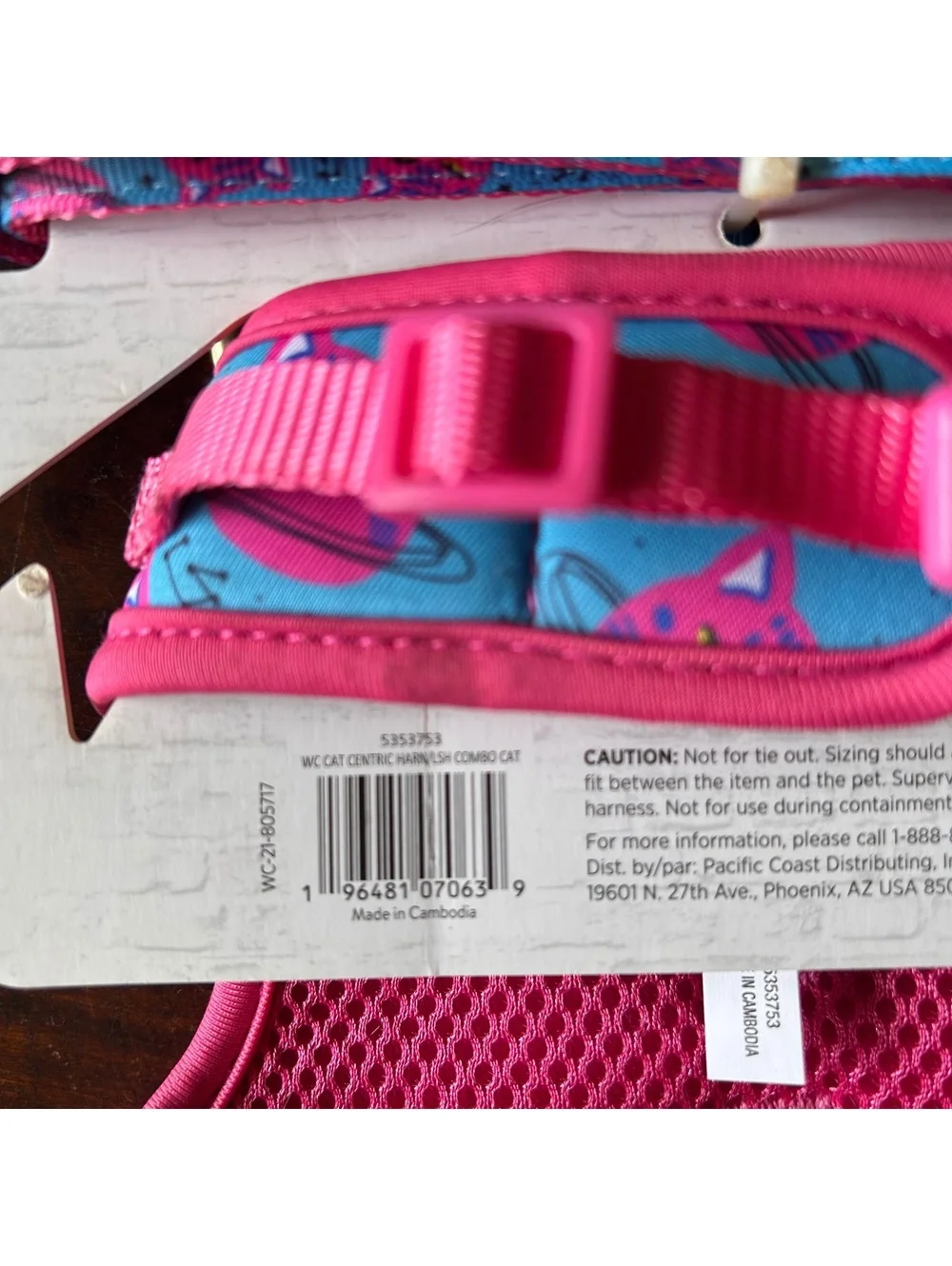 NWT cat vest harness and leash blue and pink